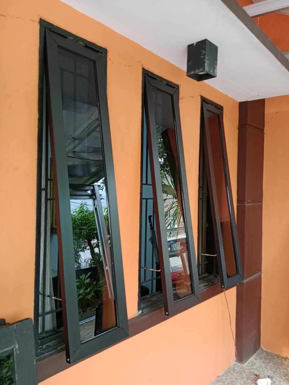 Kusen pintu dan jendela aluminium